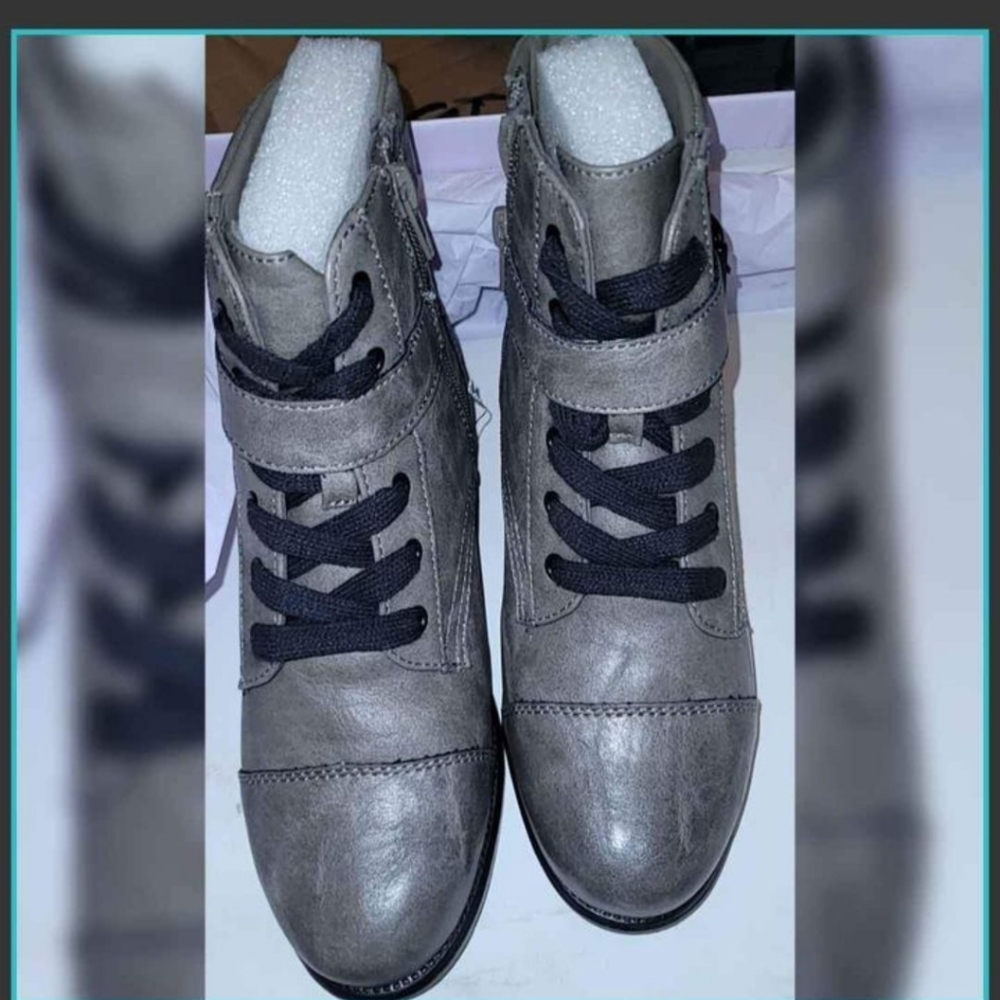 Madden Girl by Steve Madden Women's Combat Booties - Size 5 - New in Box - Grey